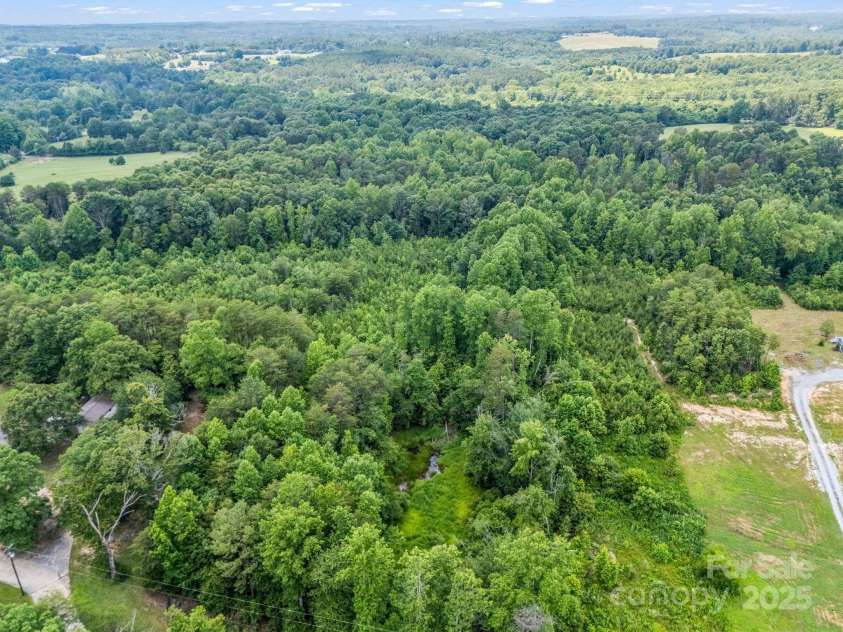 276 Windy Hill Drive, Forest City, NC 28043.  MLS# CAR4275107, YatesRealty ID 22989. 