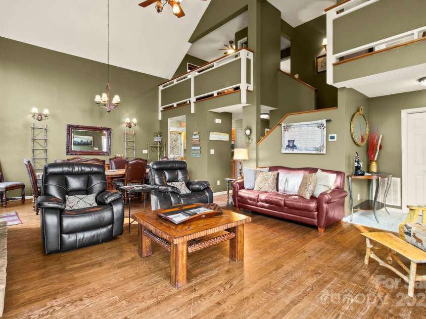 190 Briarcliff Road, Blowing Rock, NC 28605.  MLS# CAR4234277, YatesRealty ID 2299. Great Room