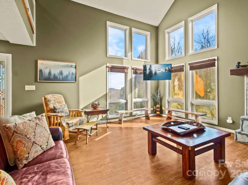 190 Briarcliff Road, Blowing Rock, NC 28605.  MLS# CAR4234277, YatesRealty ID 2299. Living Room