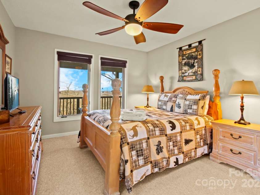 190 Briarcliff Road, Blowing Rock, NC 28605.  MLS# CAR4234277, YatesRealty ID 2299. Main Level- Primary Bedroom