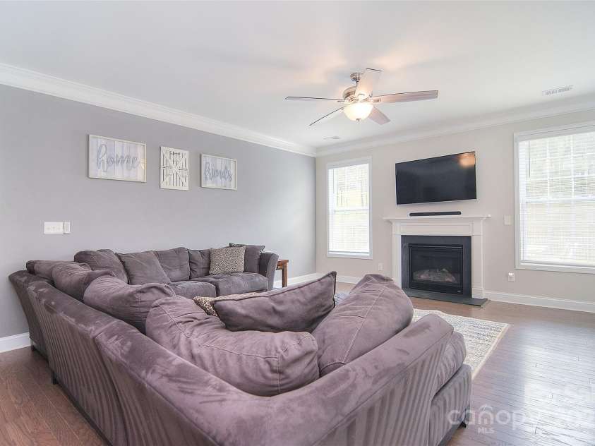 2014 Burton Point Court, Waxhaw, NC 28173.  MLS# CAR4248200, YatesRealty ID 22990. 