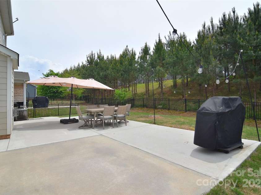 2014 Burton Point Court, Waxhaw, NC 28173.  MLS# CAR4248200, YatesRealty ID 22990. 