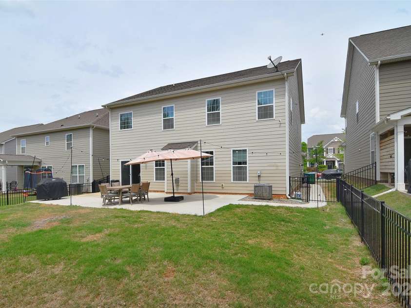 2014 Burton Point Court, Waxhaw, NC 28173.  MLS# CAR4248200, YatesRealty ID 22990. 