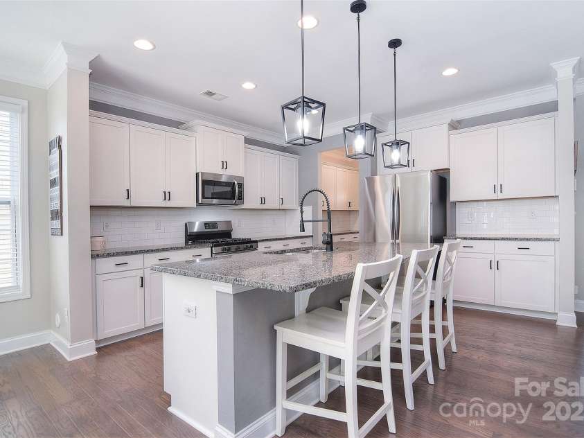 2014 Burton Point Court, Waxhaw, NC 28173.  MLS# CAR4248200, YatesRealty ID 22990. 