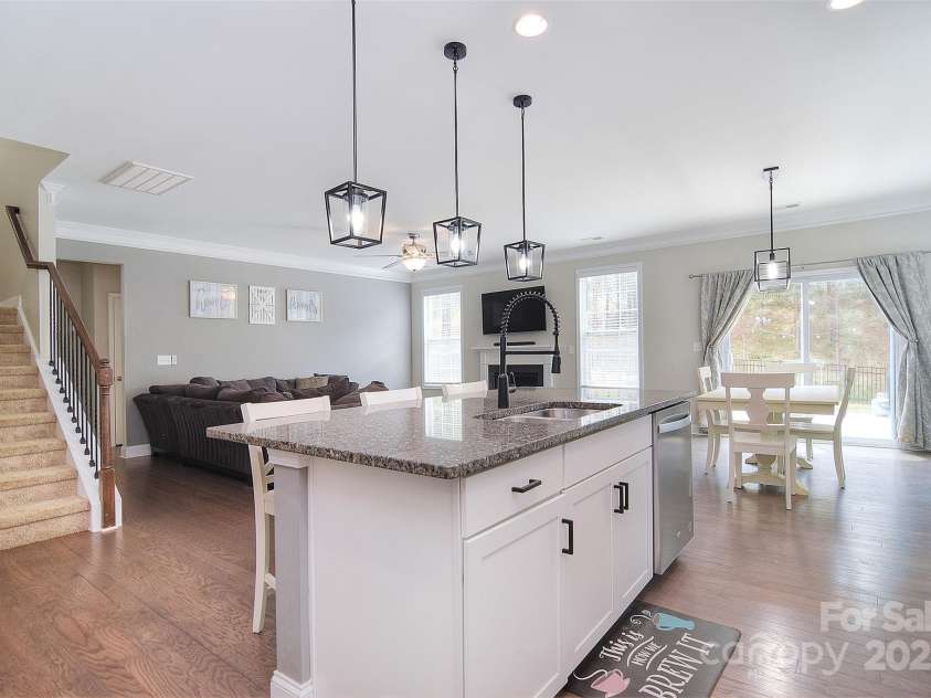 2014 Burton Point Court, Waxhaw, NC 28173.  MLS# CAR4248200, YatesRealty ID 22990. 