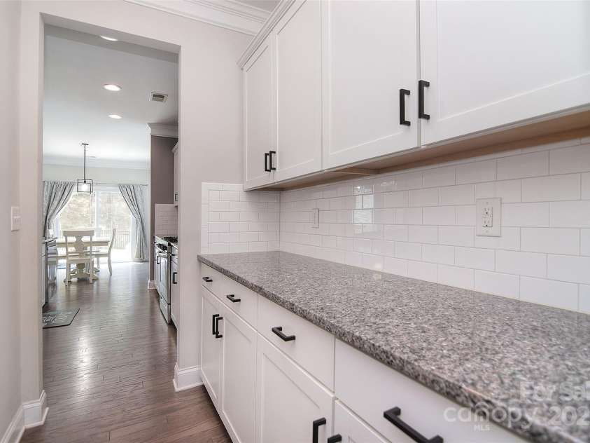 2014 Burton Point Court, Waxhaw, NC 28173.  MLS# CAR4248200, YatesRealty ID 22990. Butlers Pantry