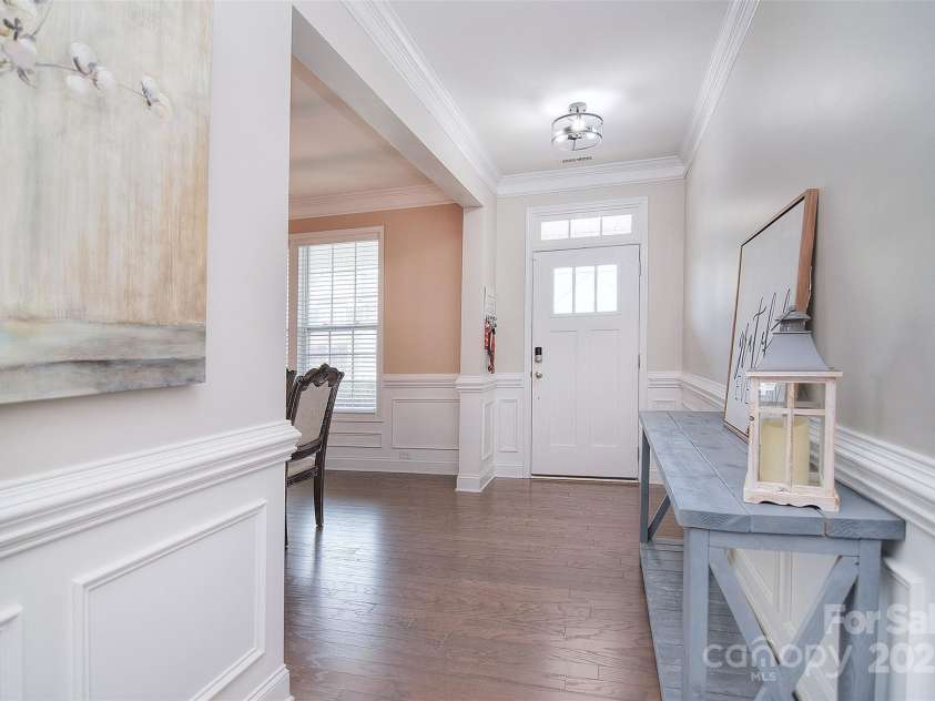 2014 Burton Point Court, Waxhaw, NC 28173.  MLS# CAR4248200, YatesRealty ID 22990. Entryway
