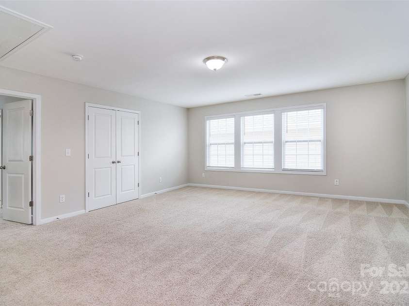 2014 Burton Point Court, Waxhaw, NC 28173.  MLS# CAR4248200, YatesRealty ID 22990. Loft Area