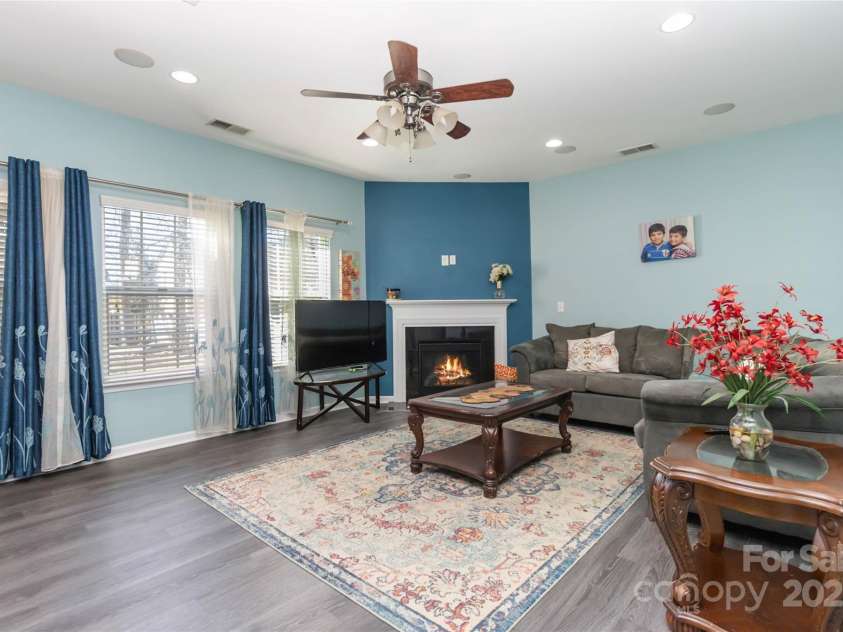 3960 Franklin Meadows Drive, Matthews, NC 28105.  MLS# CAR4231754, YatesRealty ID 22992. 