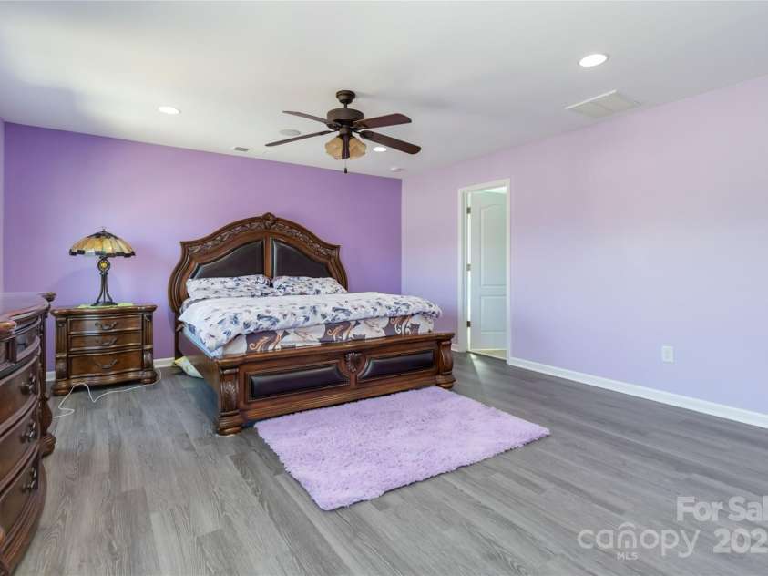 3960 Franklin Meadows Drive, Matthews, NC 28105.  MLS# CAR4231754, YatesRealty ID 22992. 