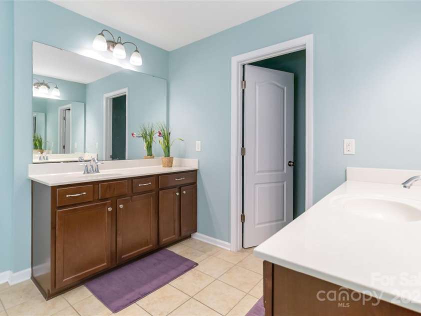 3960 Franklin Meadows Drive, Matthews, NC 28105.  MLS# CAR4231754, YatesRealty ID 22992. 