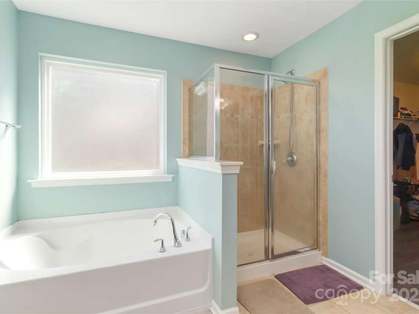 3960 Franklin Meadows Drive, Matthews, NC 28105.  MLS# CAR4231754, YatesRealty ID 22992. 