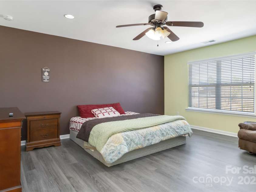 3960 Franklin Meadows Drive, Matthews, NC 28105.  MLS# CAR4231754, YatesRealty ID 22992. 