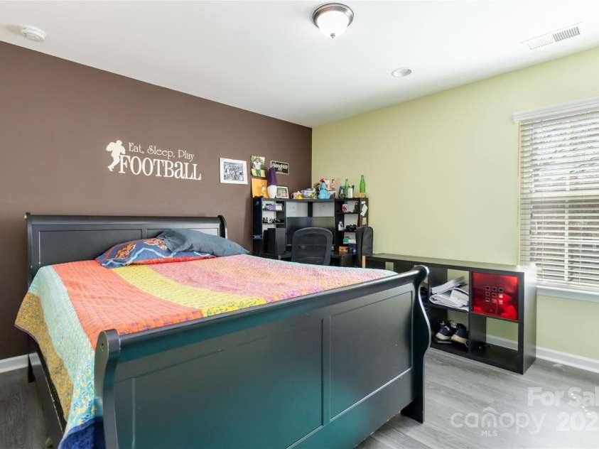 3960 Franklin Meadows Drive, Matthews, NC 28105.  MLS# CAR4231754, YatesRealty ID 22992. 