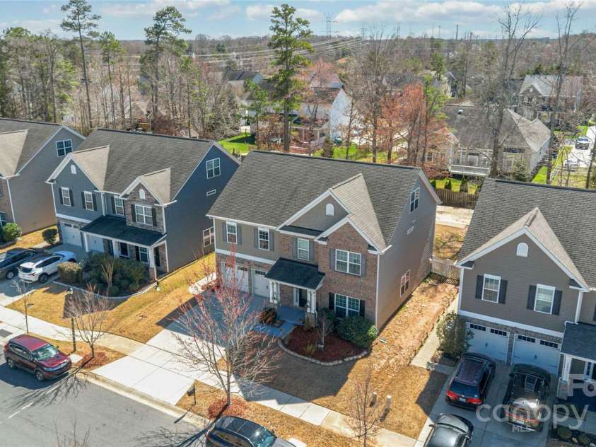 3960 Franklin Meadows Drive, Matthews, NC 28105.  MLS# CAR4231754, YatesRealty ID 22992. 