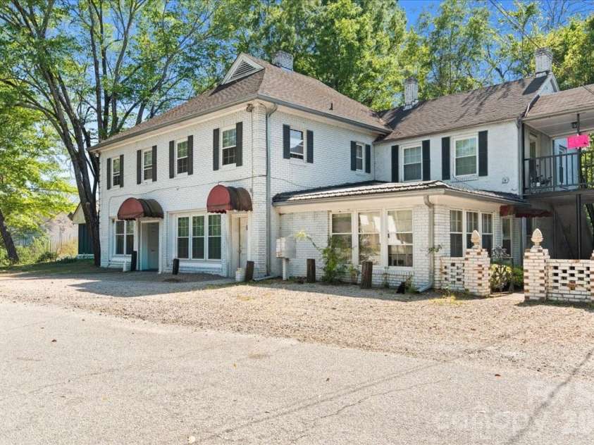 501 Church Street, Cheraw, SC 29520.  MLS# CAR4382511, YatesRealty ID 22992. 