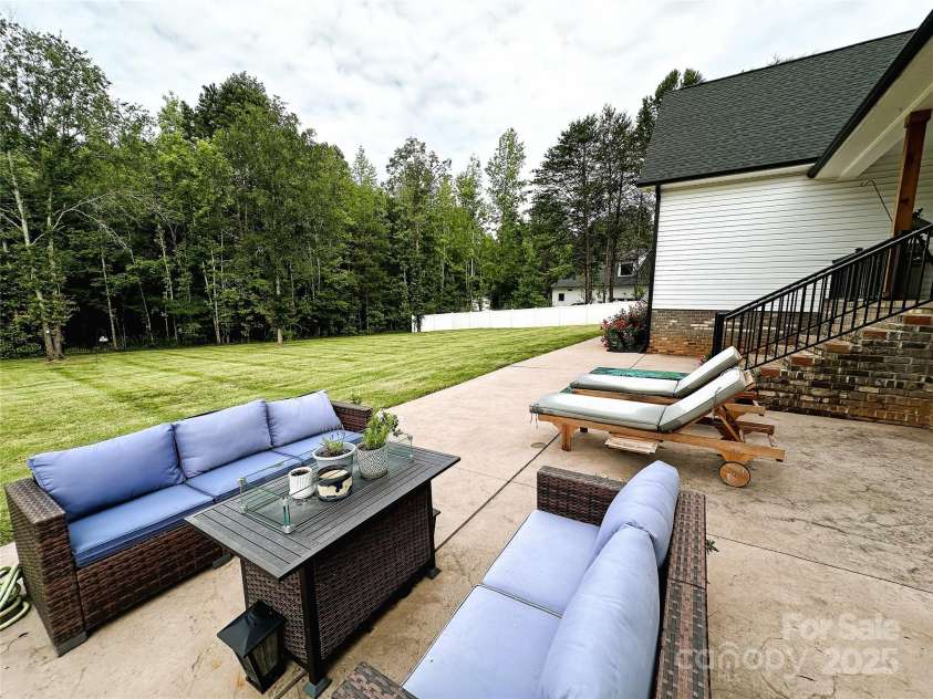 4282 Brandy Creek Court, Clover, SC 29710.  MLS# CAR4270337, YatesRealty ID 22993. 