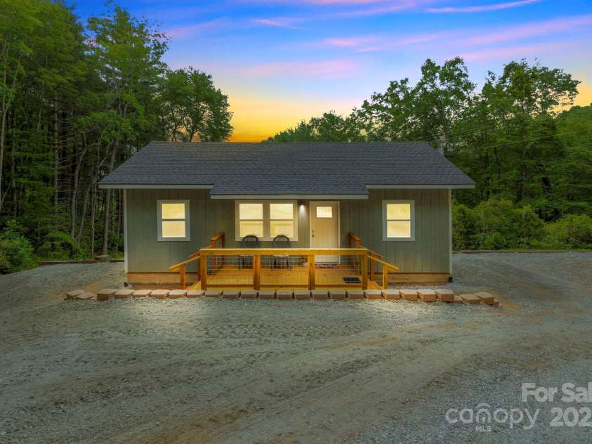 185 Little Elbow Mountain Road, Lake Toxaway, NC 28747.  MLS# CAR4265070, YatesRealty ID 22994. Welcome home!