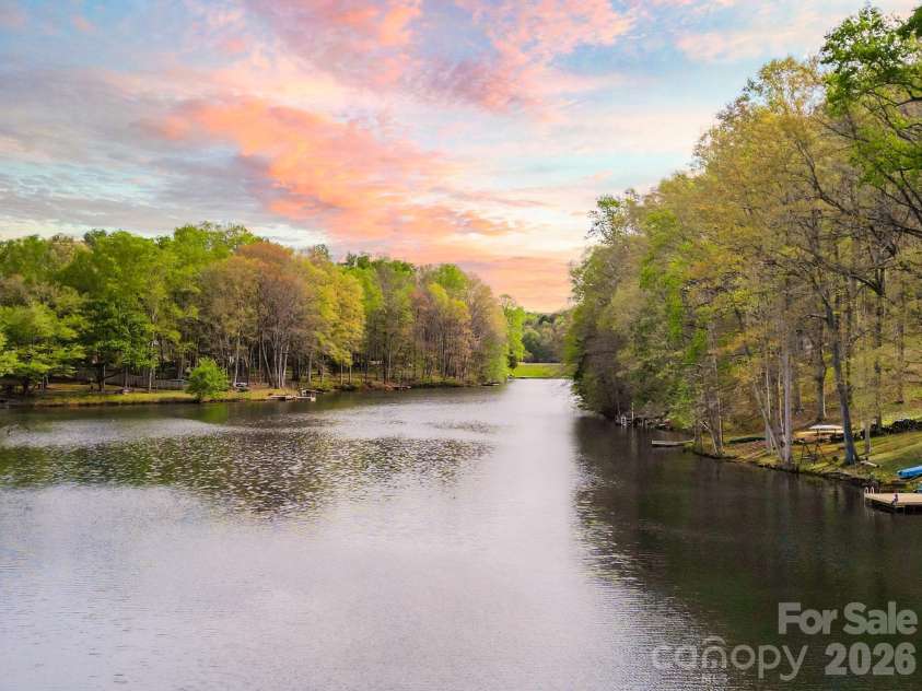 2141 Walker Road, Winston Salem, NC 27106.  MLS# CAR4367580, YatesRealty ID 22994. 