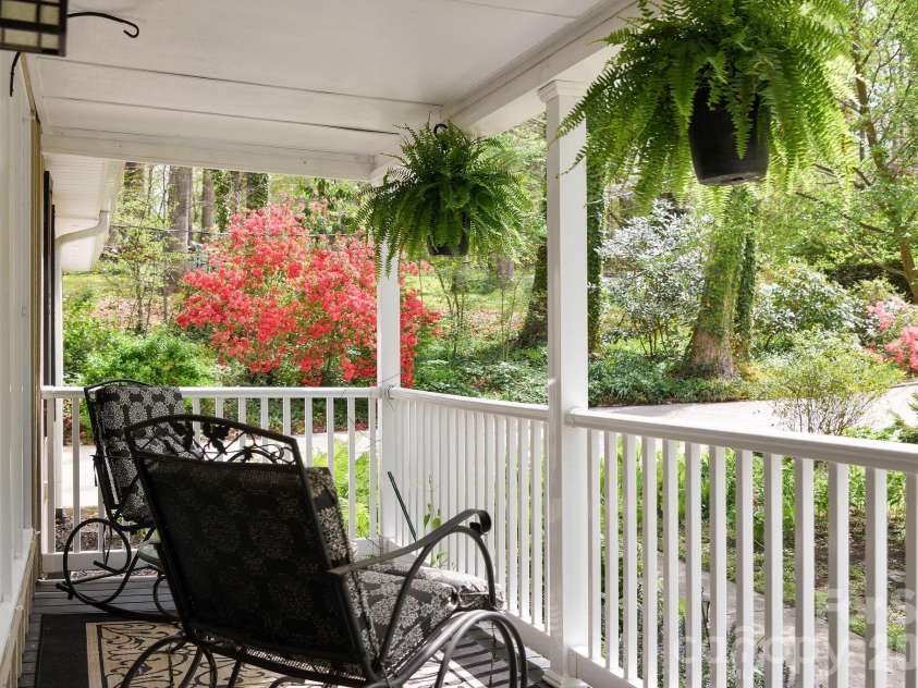 2141 Walker Road, Winston Salem, NC 27106.  MLS# CAR4367580, YatesRealty ID 22994. 
