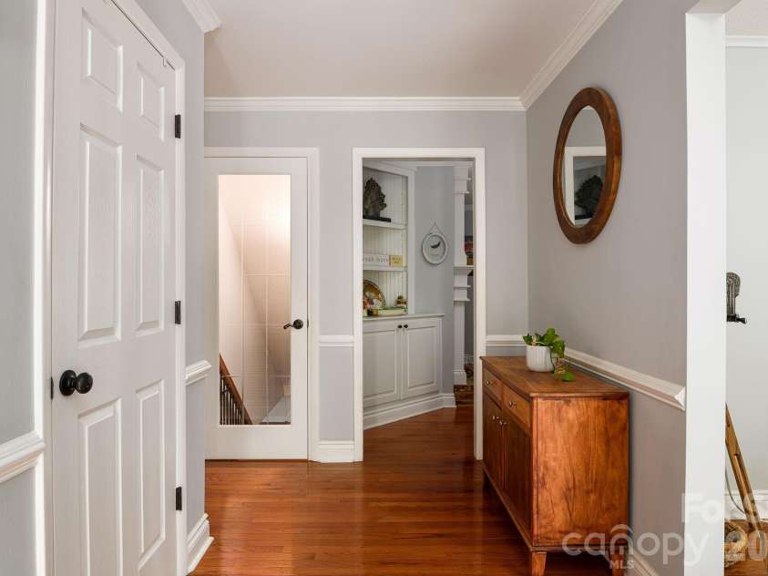 2141 Walker Road, Winston Salem, NC 27106.  MLS# CAR4367580, YatesRealty ID 22994. 