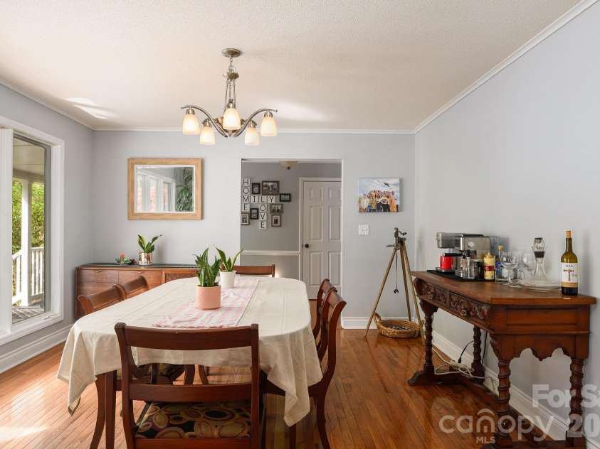 2141 Walker Road, Winston Salem, NC 27106.  MLS# CAR4367580, YatesRealty ID 22994. 