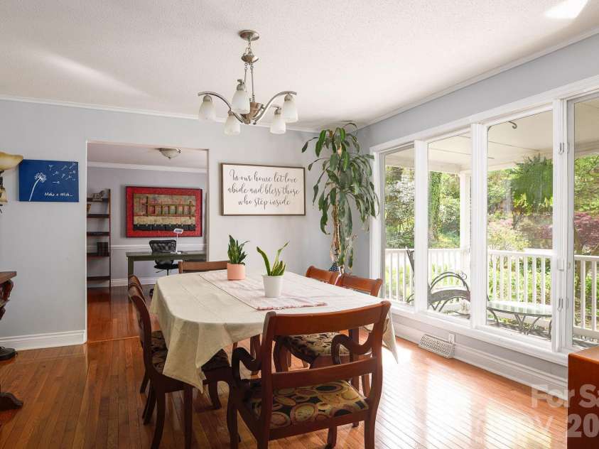 2141 Walker Road, Winston Salem, NC 27106.  MLS# CAR4367580, YatesRealty ID 22994. 