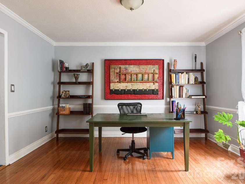2141 Walker Road, Winston Salem, NC 27106.  MLS# CAR4367580, YatesRealty ID 22994. 