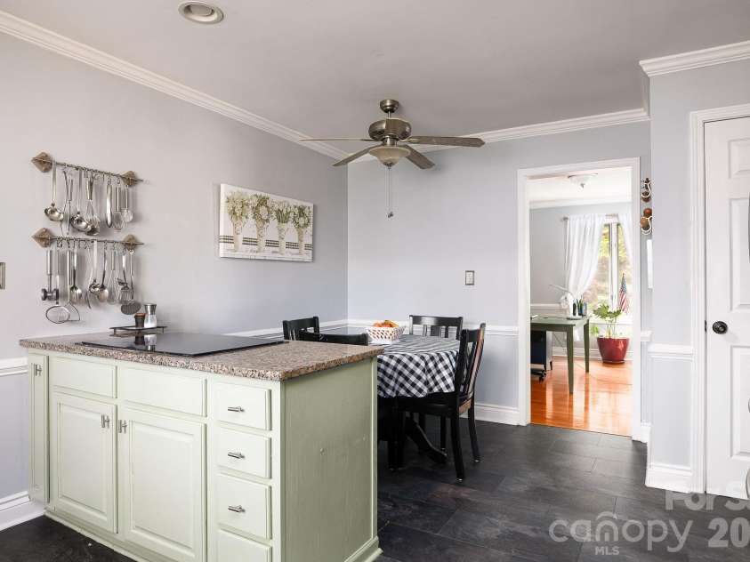 2141 Walker Road, Winston Salem, NC 27106.  MLS# CAR4367580, YatesRealty ID 22994. 