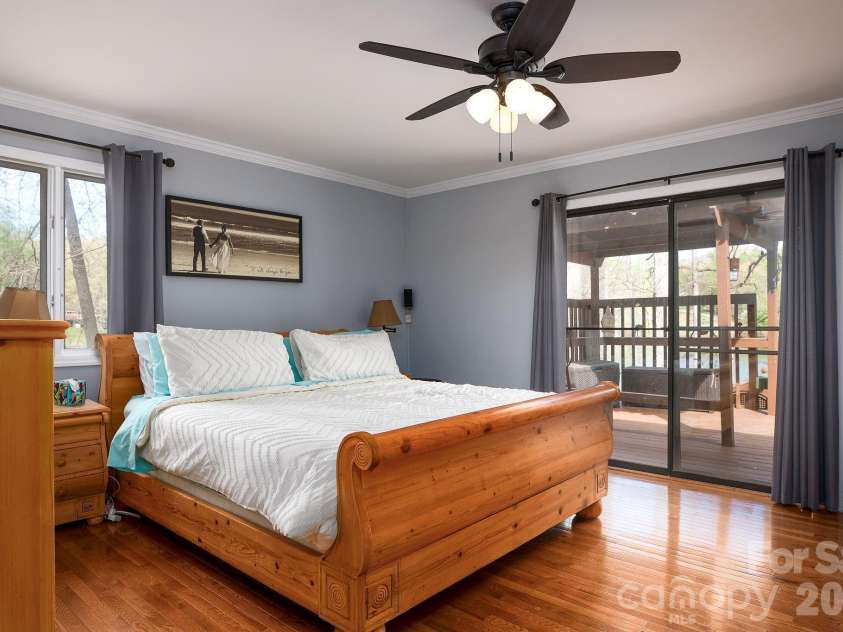 2141 Walker Road, Winston Salem, NC 27106.  MLS# CAR4367580, YatesRealty ID 22994. 