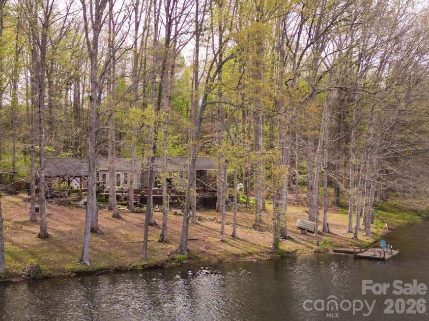 2141 Walker Road, Winston Salem, NC 27106.  MLS# CAR4367580, YatesRealty ID 22994. 