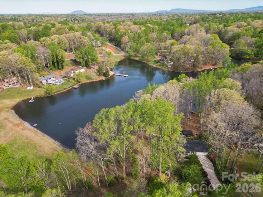 2141 Walker Road, Winston Salem, NC 27106.  MLS# CAR4367580, YatesRealty ID 22994. 