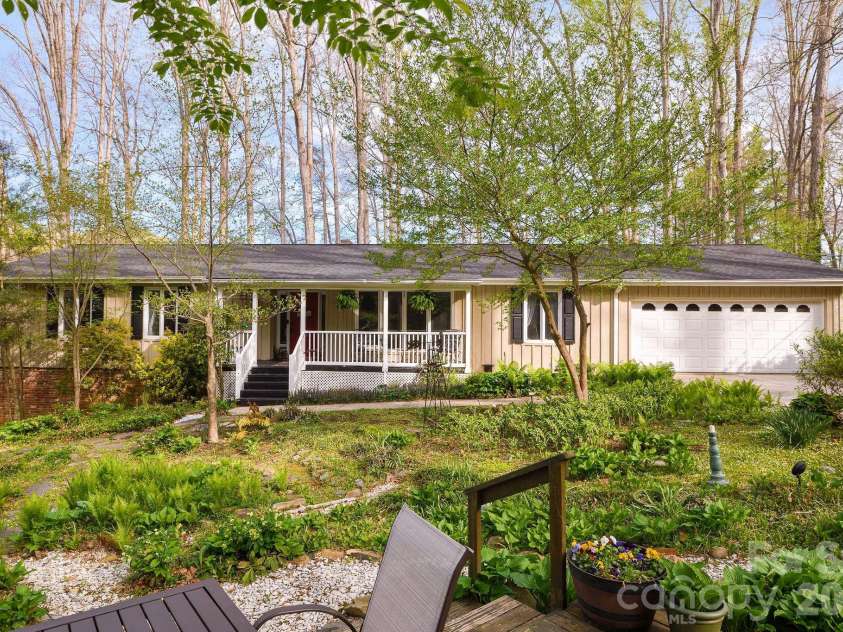2141 Walker Road, Winston Salem, NC 27106.  MLS# CAR4367580, YatesRealty ID 22994. 