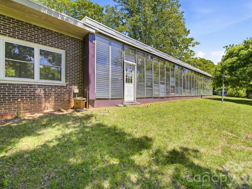 20 Reed Road, Asheville, NC 28805.  MLS# CAR4380460, YatesRealty ID 22995. 