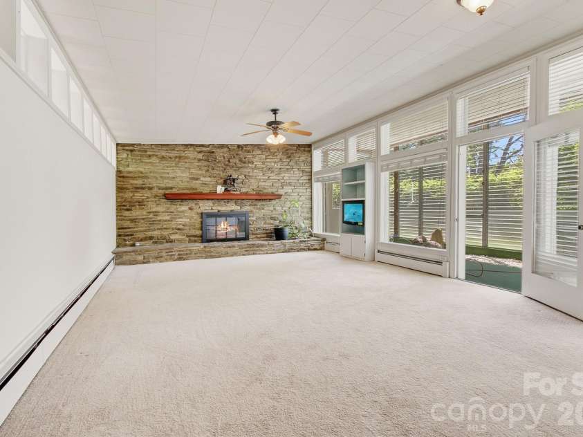 20 Reed Road, Asheville, NC 28805.  MLS# CAR4380460, YatesRealty ID 22995. 