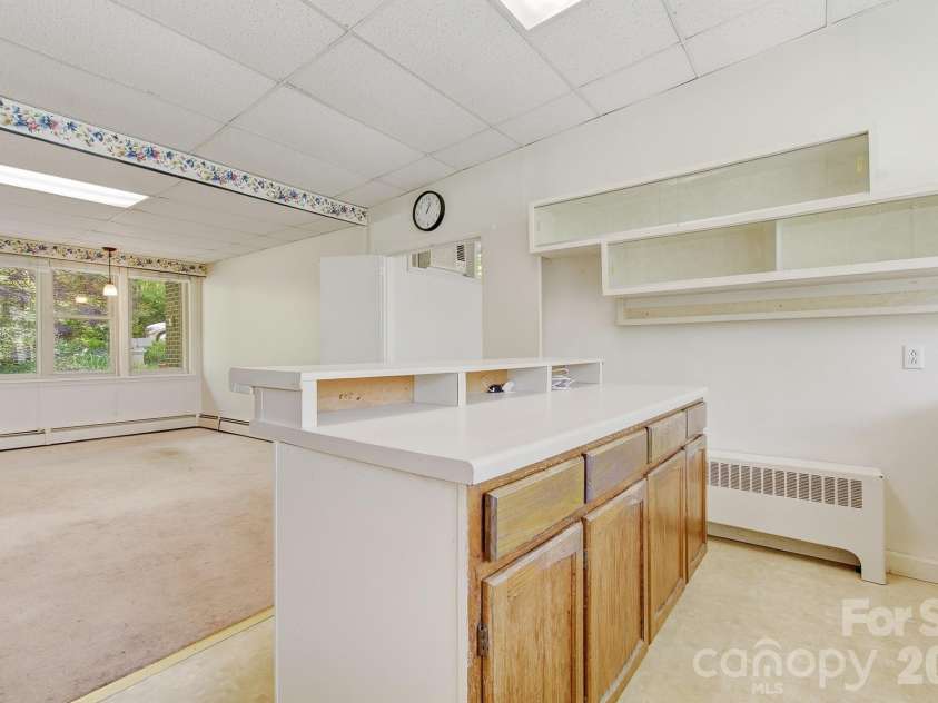 20 Reed Road, Asheville, NC 28805.  MLS# CAR4380460, YatesRealty ID 22995. 