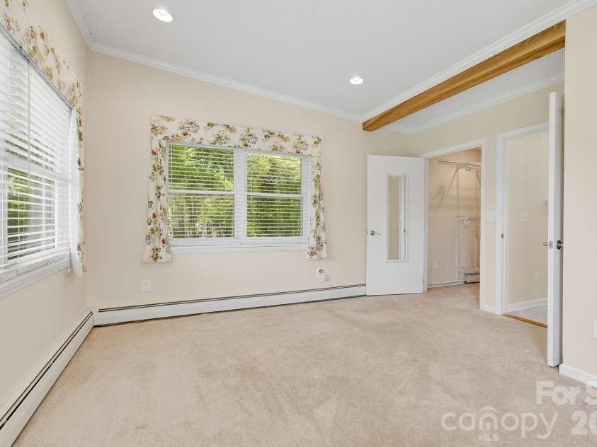 20 Reed Road, Asheville, NC 28805.  MLS# CAR4380460, YatesRealty ID 22995. 