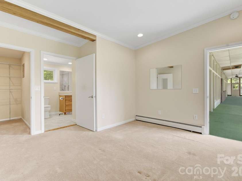 20 Reed Road, Asheville, NC 28805.  MLS# CAR4380460, YatesRealty ID 22995. 