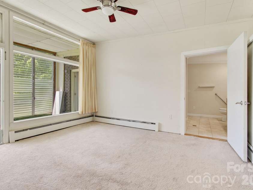 20 Reed Road, Asheville, NC 28805.  MLS# CAR4380460, YatesRealty ID 22995. 
