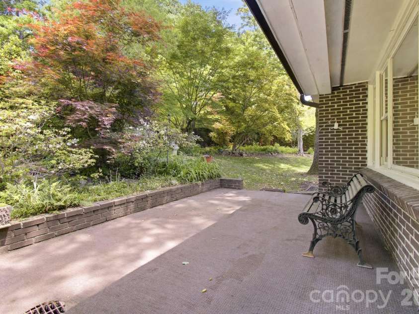 20 Reed Road, Asheville, NC 28805.  MLS# CAR4380460, YatesRealty ID 22995. 