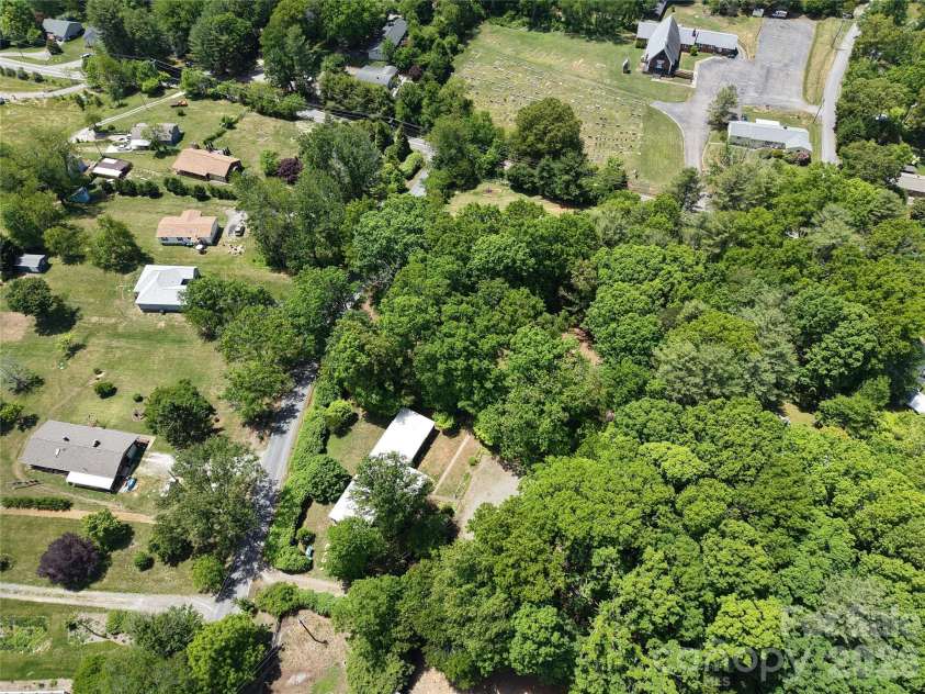 20 Reed Road, Asheville, NC 28805.  MLS# CAR4380460, YatesRealty ID 22995. 