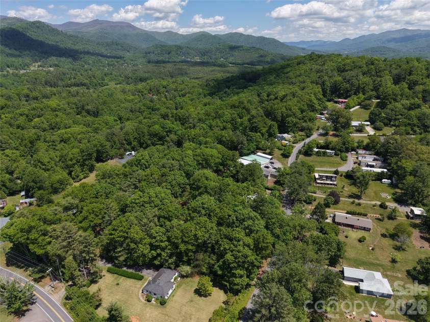 20 Reed Road, Asheville, NC 28805.  MLS# CAR4380460, YatesRealty ID 22995. 