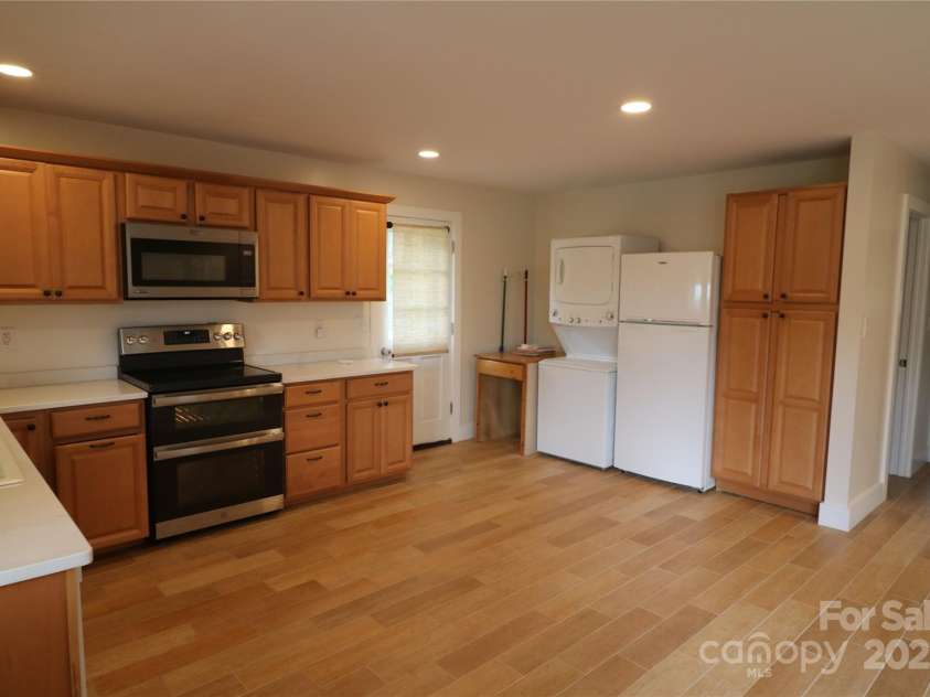 9 Oakland Street, Weaverville, NC 28787.  MLS# CAR4271854, YatesRealty ID 22995. 