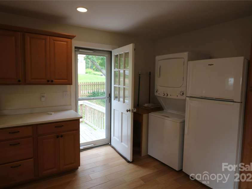 9 Oakland Street, Weaverville, NC 28787.  MLS# CAR4271854, YatesRealty ID 22995. 