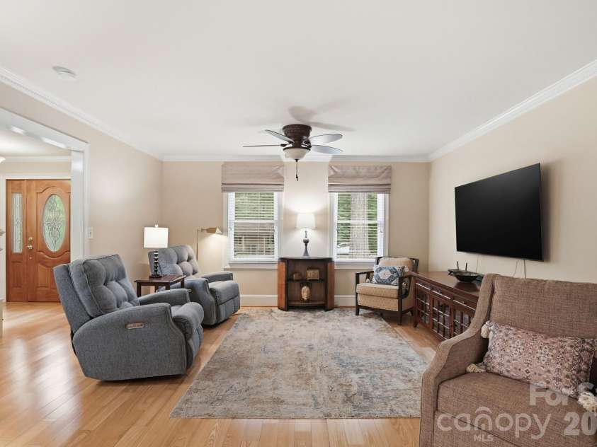405 Hillcrest Drive, Harrisburg, NC 28075.  MLS# CAR4380571, YatesRealty ID 22996. 