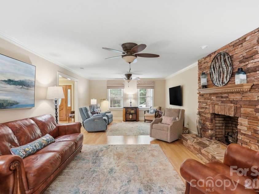 405 Hillcrest Drive, Harrisburg, NC 28075.  MLS# CAR4380571, YatesRealty ID 22996. 