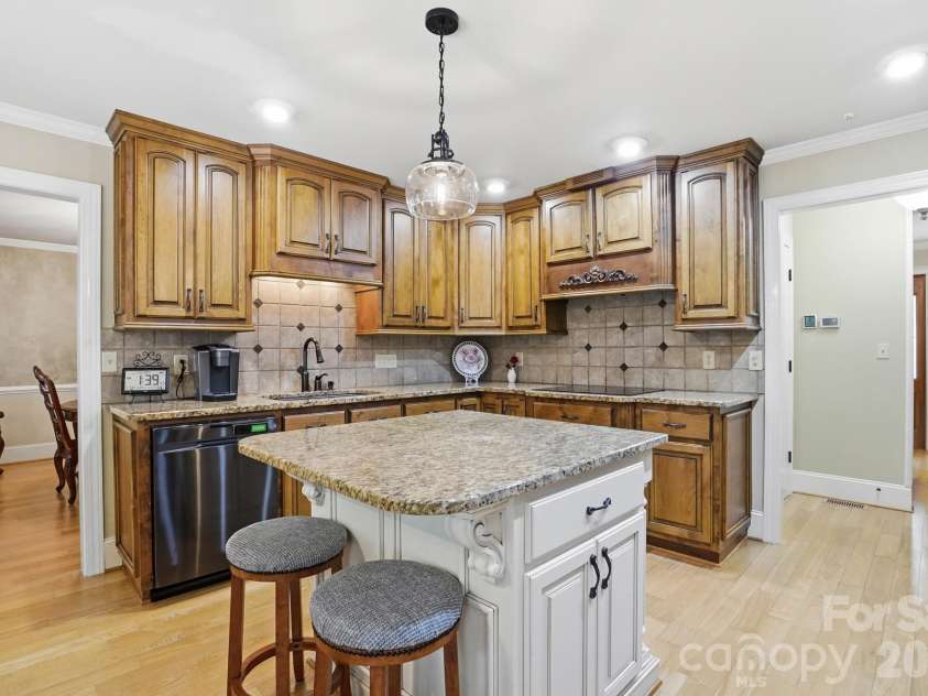 405 Hillcrest Drive, Harrisburg, NC 28075.  MLS# CAR4380571, YatesRealty ID 22996. 