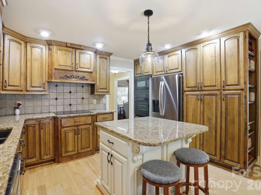 405 Hillcrest Drive, Harrisburg, NC 28075.  MLS# CAR4380571, YatesRealty ID 22996. 