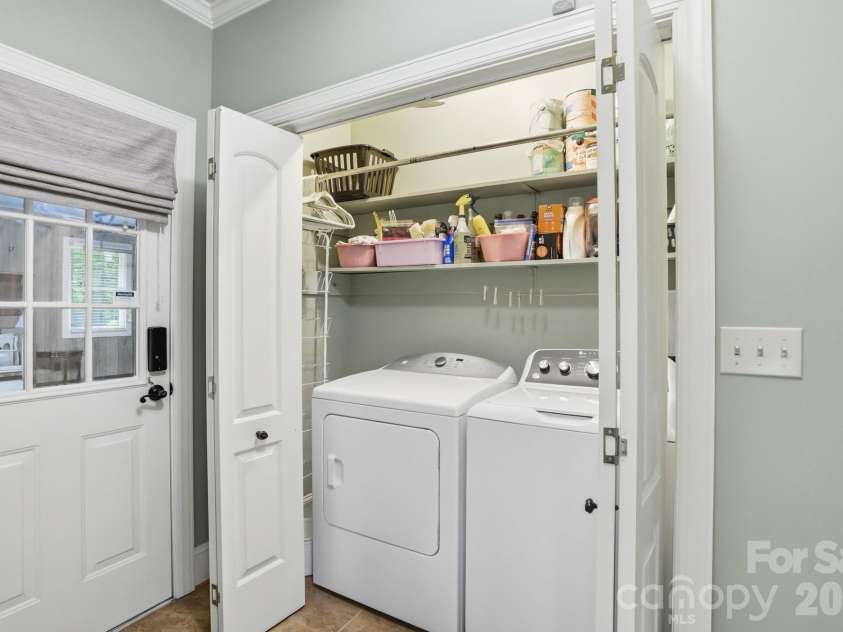 405 Hillcrest Drive, Harrisburg, NC 28075.  MLS# CAR4380571, YatesRealty ID 22996. 
