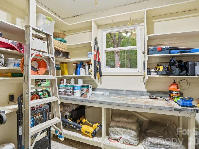 405 Hillcrest Drive, Harrisburg, NC 28075.  MLS# CAR4380571, YatesRealty ID 22996. 